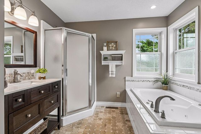 2945 Costa Lane, Little Canada, MN 55117