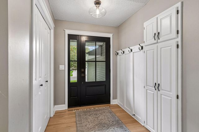 2945 Costa Lane, Little Canada, MN 55117