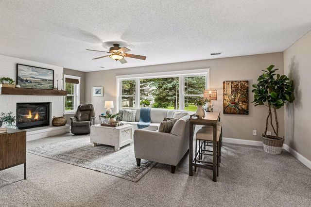 2945 Costa Lane, Little Canada, MN 55117