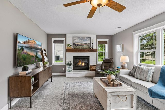2945 Costa Lane, Little Canada, MN 55117