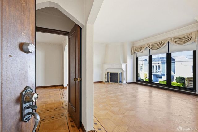 619 Cayuga Avenue, San Francisco, CA 94112