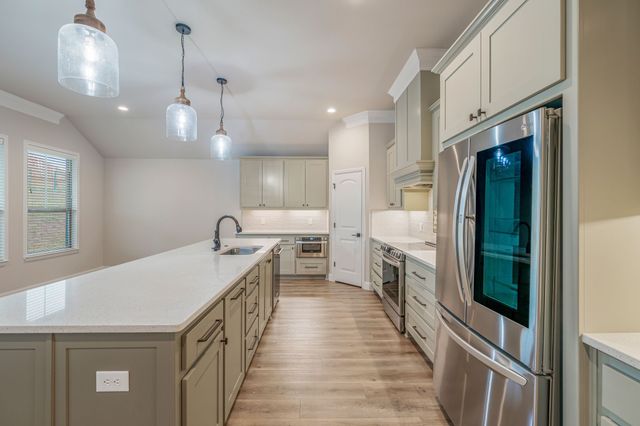 105 Easy Street, Glen Rose, TX 76043