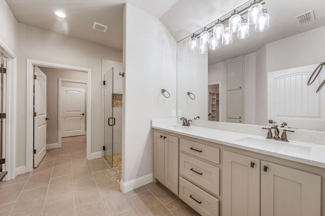 105 Easy Street, Glen Rose, TX 76043