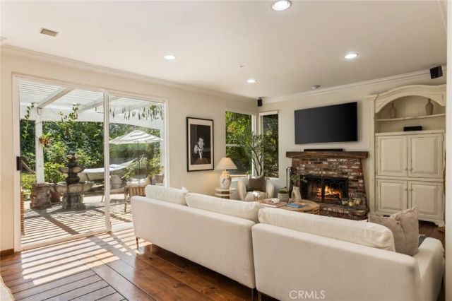 5985 Vista De La Luz, Woodland Hills, CA 91367