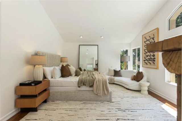 5985 Vista De La Luz, Woodland Hills, CA 91367