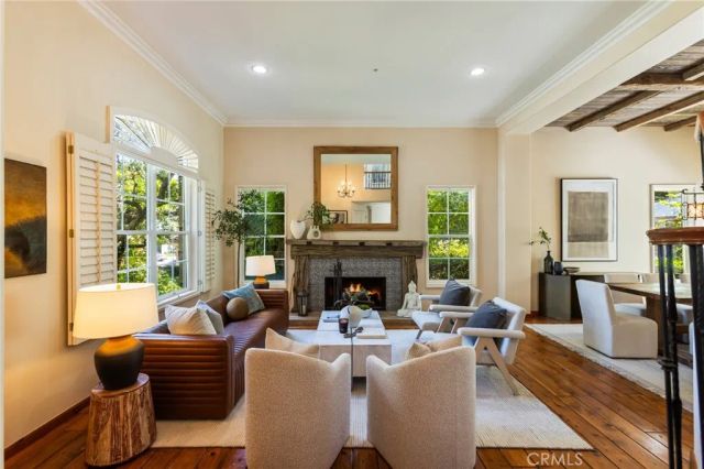 5985 Vista De La Luz, Woodland Hills, CA 91367