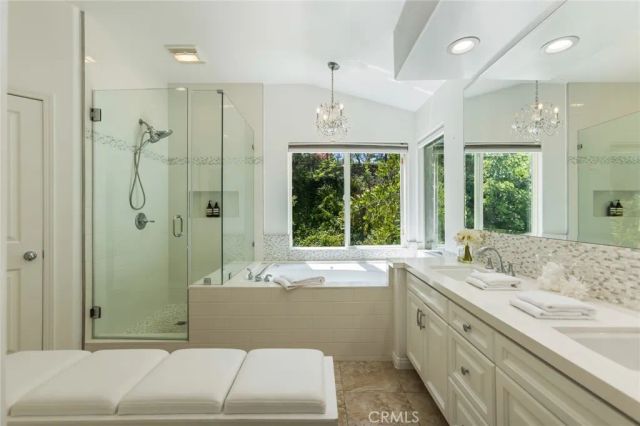 5985 Vista De La Luz, Woodland Hills, CA 91367