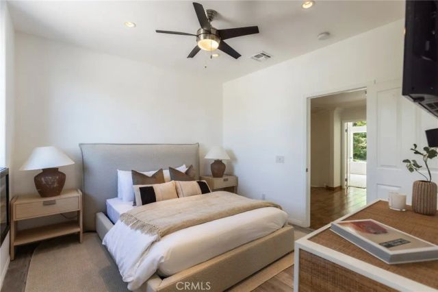 5985 Vista De La Luz, Woodland Hills, CA 91367