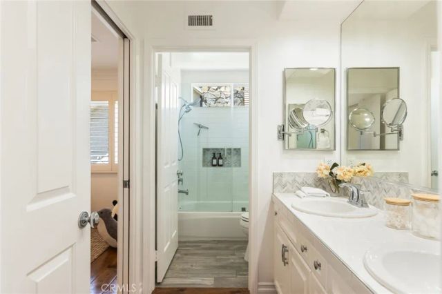 5985 Vista De La Luz, Woodland Hills, CA 91367