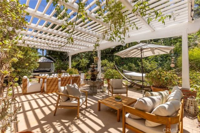 5985 Vista De La Luz, Woodland Hills, CA 91367