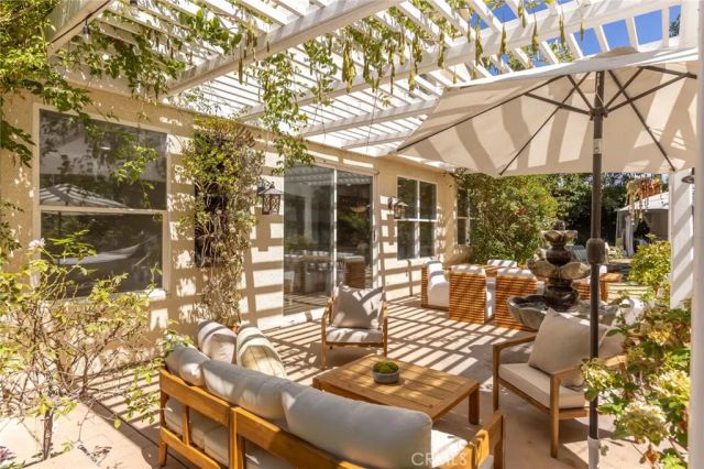 5985 Vista De La Luz, Woodland Hills, CA 91367