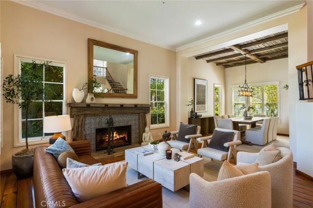 5985 Vista De La Luz, Woodland Hills, CA 91367