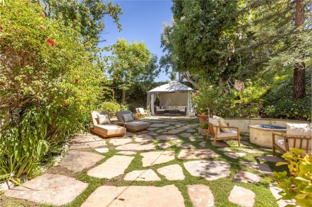 5985 Vista De La Luz, Woodland Hills, CA 91367