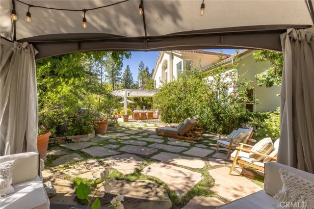 5985 Vista De La Luz, Woodland Hills, CA 91367