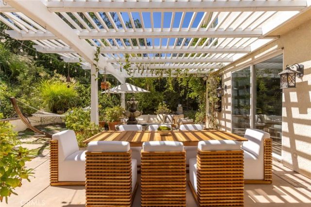 5985 Vista De La Luz, Woodland Hills, CA 91367