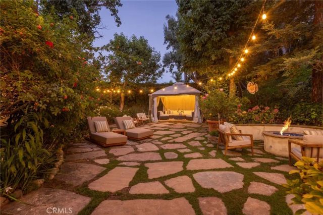 5985 Vista De La Luz, Woodland Hills, CA 91367