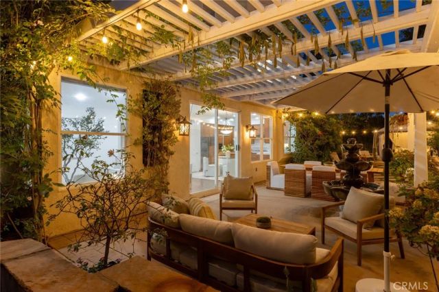 5985 Vista De La Luz, Woodland Hills, CA 91367