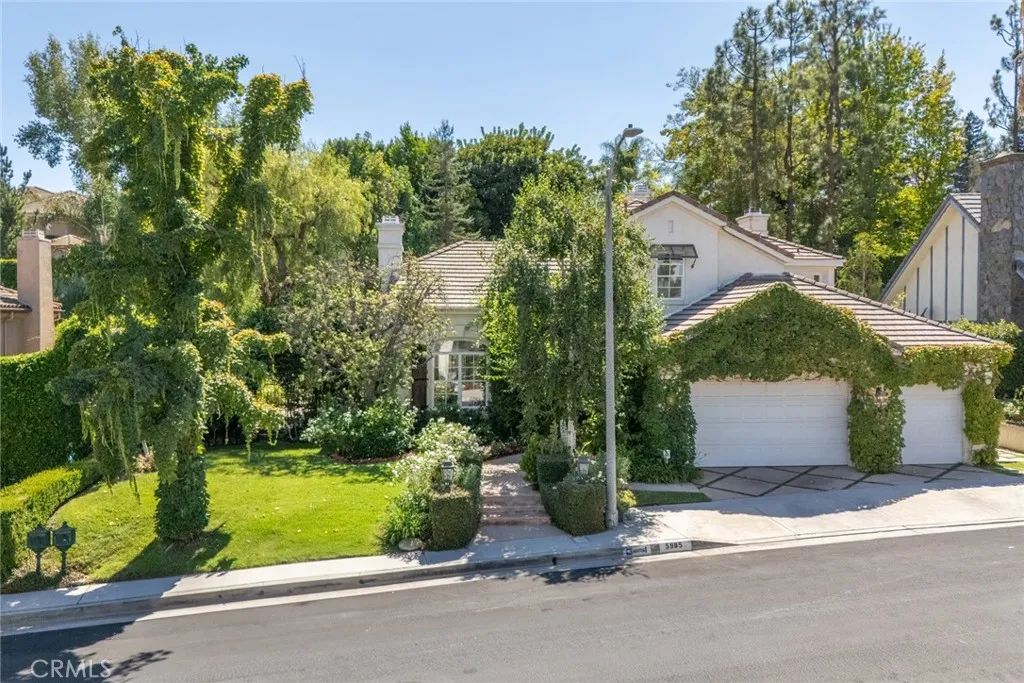 5985 Vista De La Luz, Woodland Hills, CA 91367