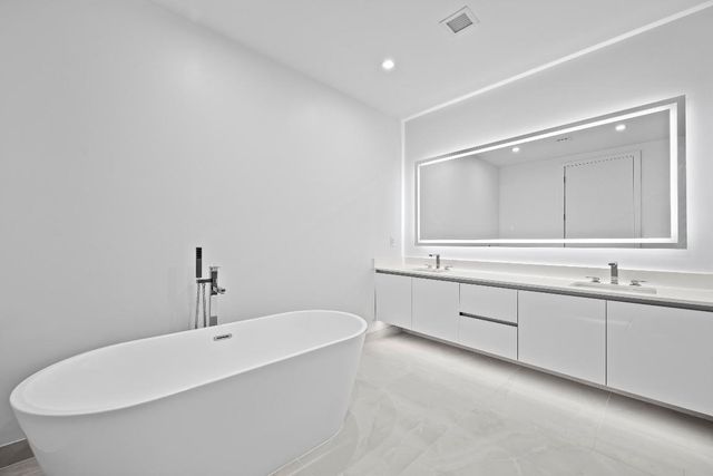 220 Lake Shore Drive 1113, West Palm Beach, FL 33403