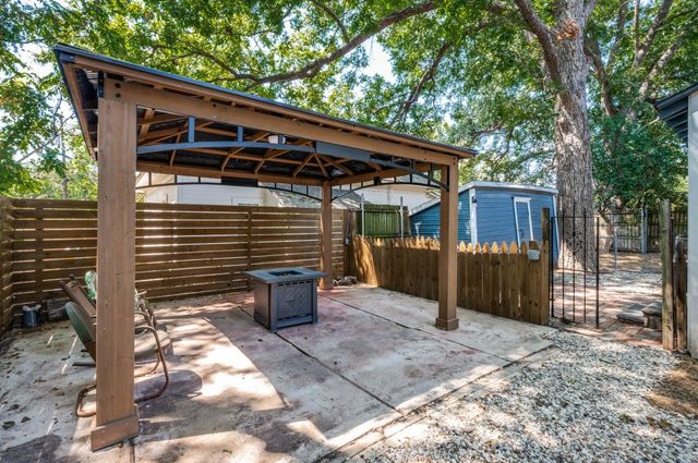 415 W Franklin Street, Waxahachie, TX 75165
