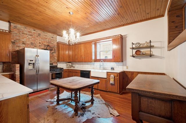 415 W Franklin Street, Waxahachie, TX 75165