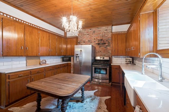 415 W Franklin Street, Waxahachie, TX 75165