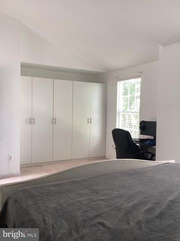 3355 CANTON CT, Dumfries, VA 22026