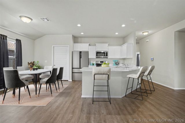 7429 E 158th Street S, Bixby, OK 74008