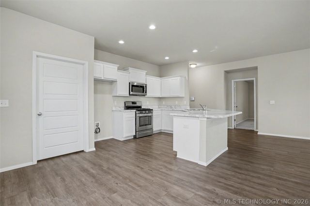7429 E 158th Street S, Bixby, OK 74008
