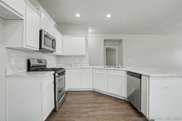 7429 E 158th Street S, Bixby, OK 74008