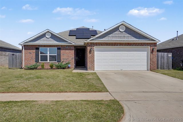 7429 E 158th Street S, Bixby, OK 74008