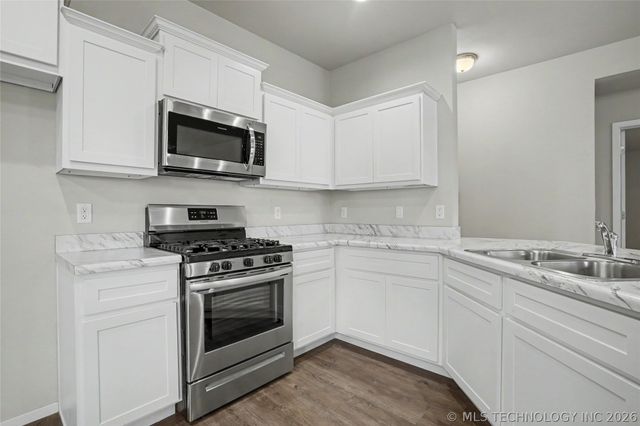 7429 E 158th Street S, Bixby, OK 74008