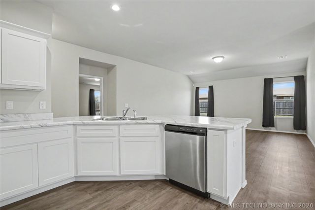 7429 E 158th Street S, Bixby, OK 74008