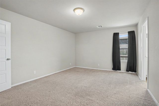 7429 E 158th Street S, Bixby, OK 74008