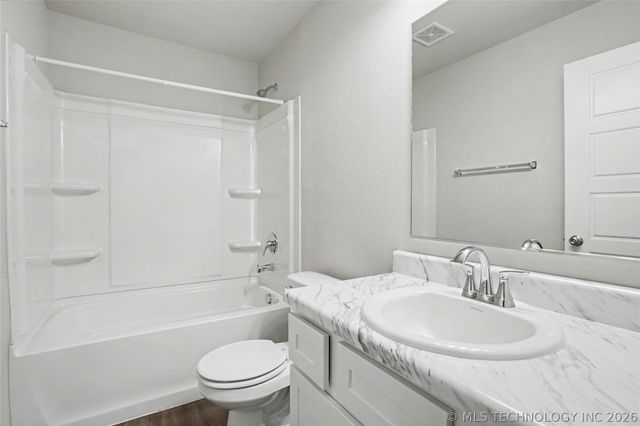7429 E 158th Street S, Bixby, OK 74008