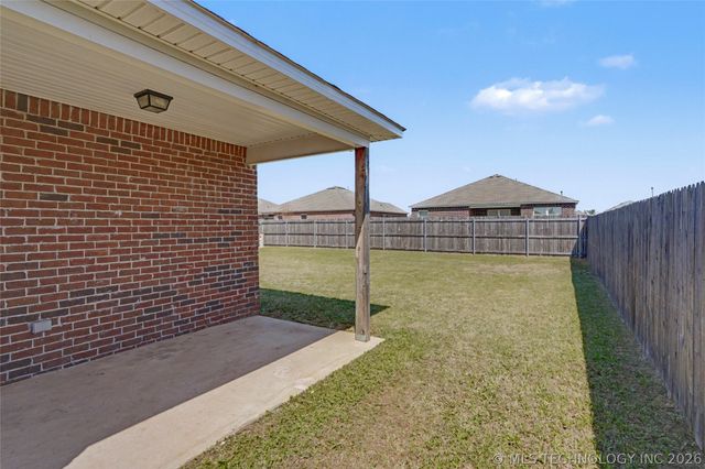 7429 E 158th Street S, Bixby, OK 74008