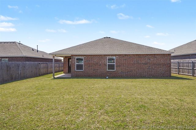 7429 E 158th Street S, Bixby, OK 74008