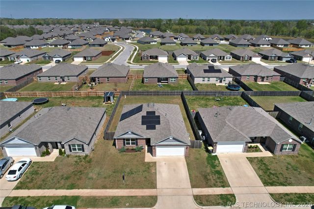 7429 E 158th Street S, Bixby, OK 74008