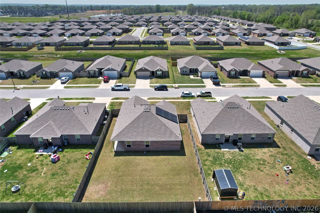 7429 E 158th Street S, Bixby, OK 74008