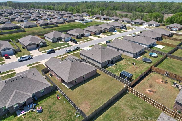7429 E 158th Street S, Bixby, OK 74008