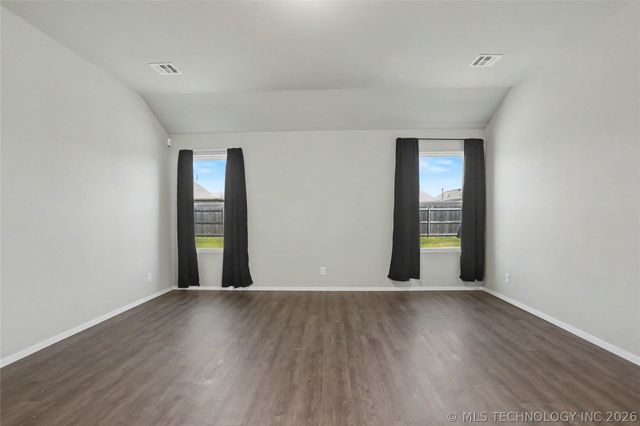 7429 E 158th Street S, Bixby, OK 74008