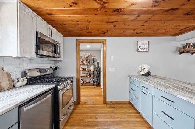 21 Pembroke St, Kingston, MA 02364