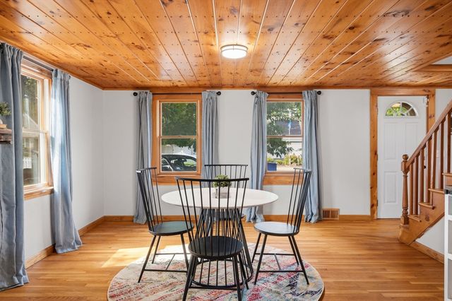 21 Pembroke St, Kingston, MA 02364