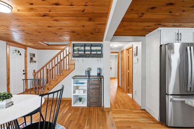 21 Pembroke St, Kingston, MA 02364