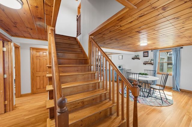 21 Pembroke St, Kingston, MA 02364