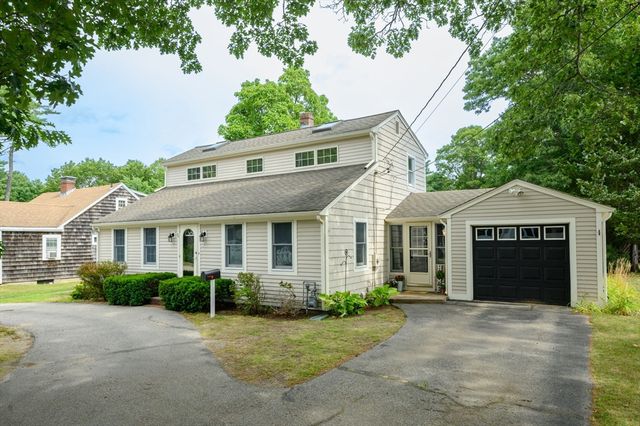 21 Pembroke St, Kingston, MA 02364