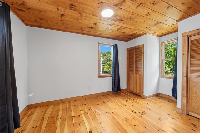 21 Pembroke St, Kingston, MA 02364