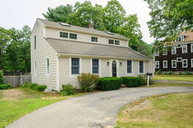 21 Pembroke St, Kingston, MA 02364