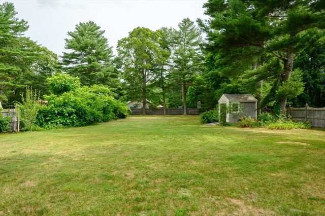 21 Pembroke St, Kingston, MA 02364