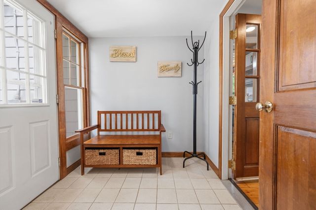 21 Pembroke St, Kingston, MA 02364